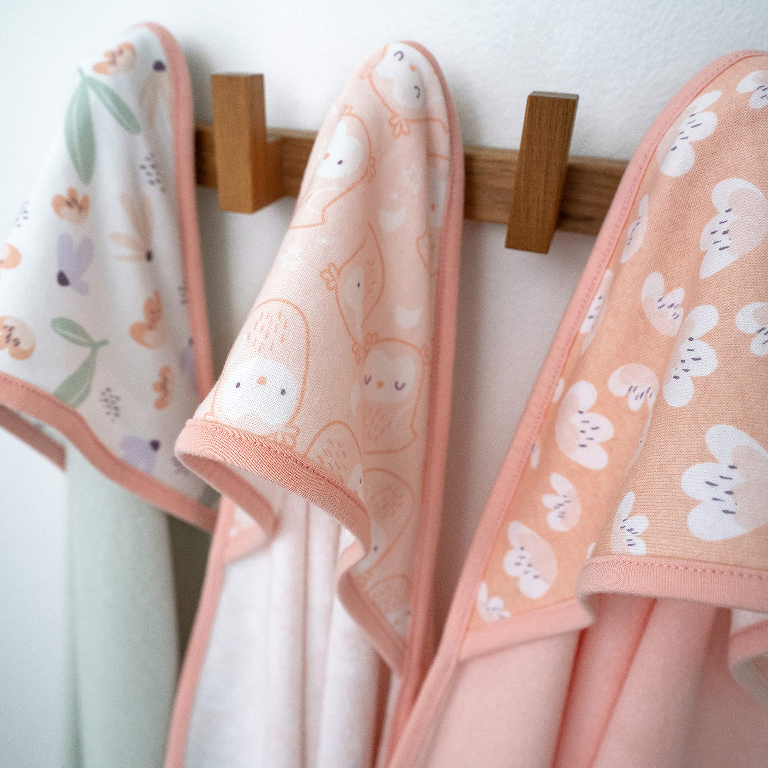 Ingenuity Clean & Cuddly 3-Pack Hooded Bath Towels - Edi & Clean & Cuddly 6-Pack Terry Washcloth Set - Edi - Image 4